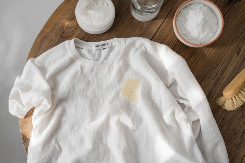 Λεκές από Κρέμα Προσώπου στα Ρούχα